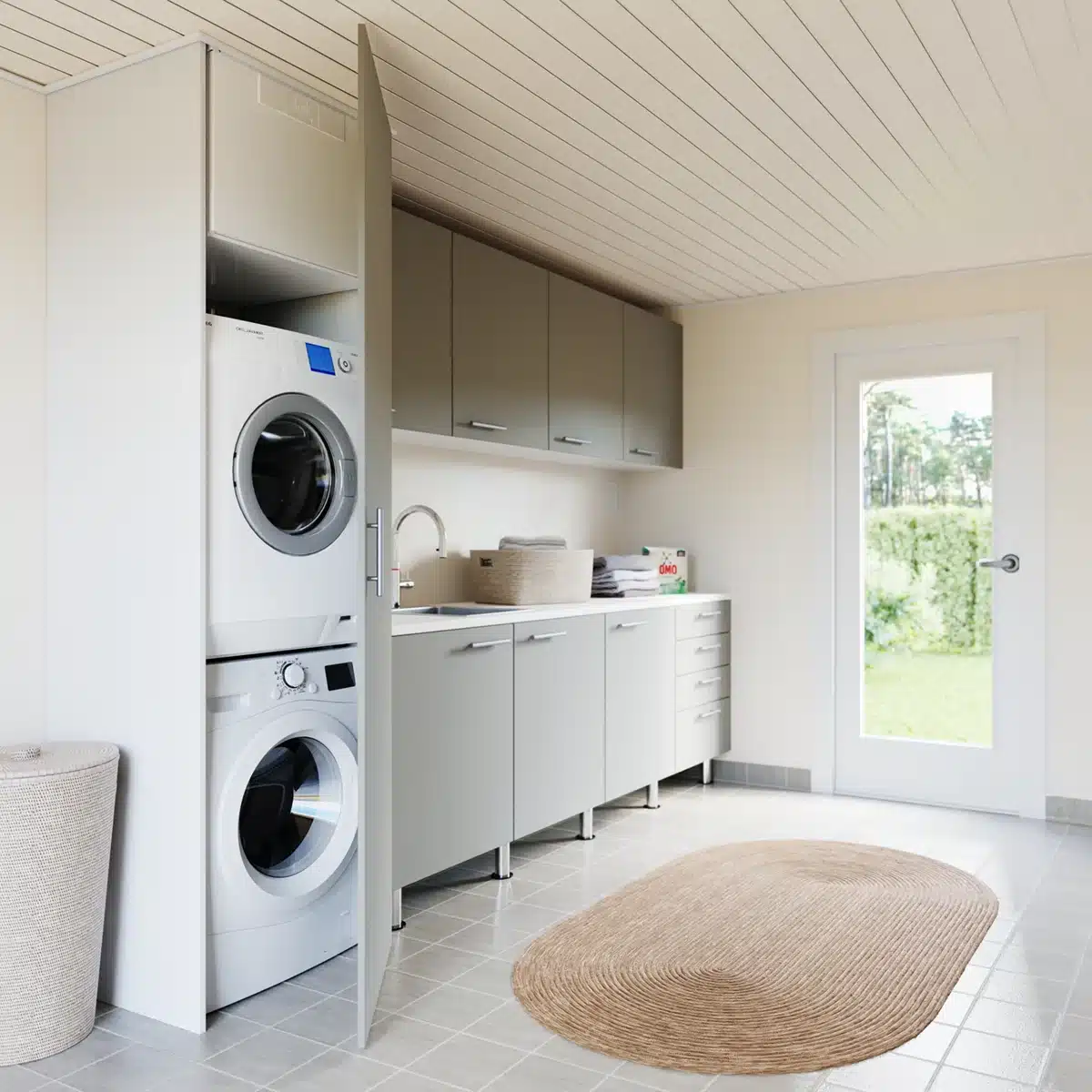 Ilmanvaihtokoneen vaihto. Airfi Model 60 pesutornin päällä kodinhoitohuoneessa.